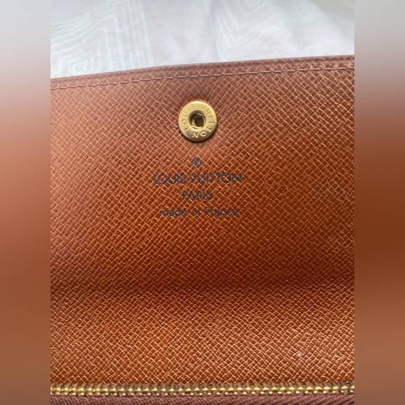 Authentic Louis Vuitton Sarah Bifold Monogram wallet - Picture 6 of 16